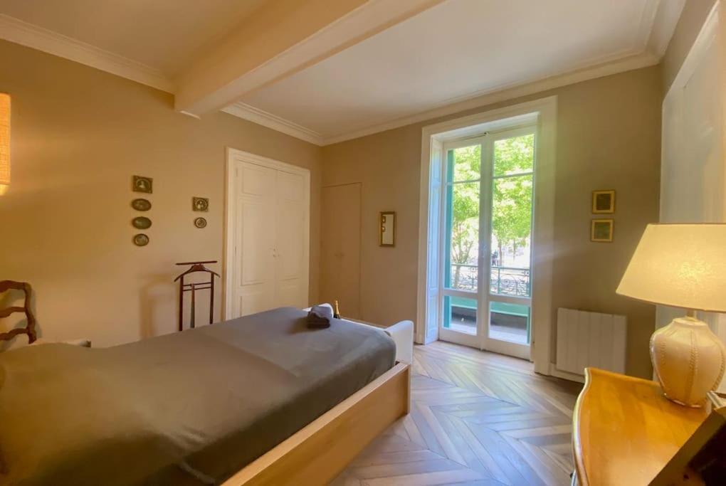L'Historien - Avec Balcon Coeur De Nimes Apartment Exterior photo